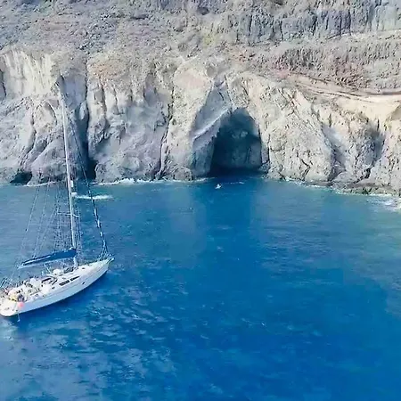 Botel Brego, Velero Santa Cruz de Tenerife