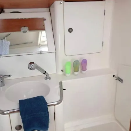 Hotel en barco Brego, Velero