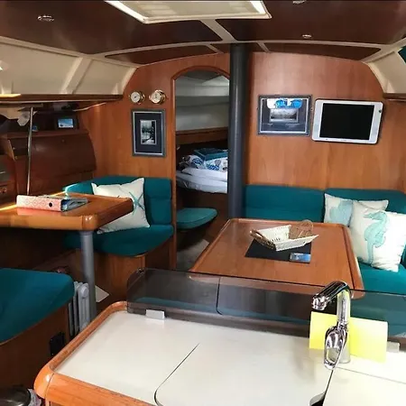 Bateau-hôtel Brego, Velero Santa-Cruz de Ténérife