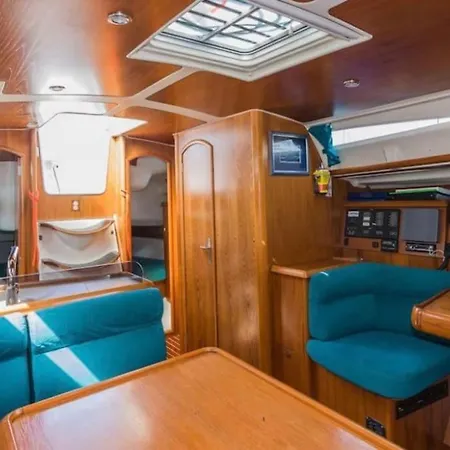 Bateau-hôtel Brego, Velero Santa-Cruz de Ténérife